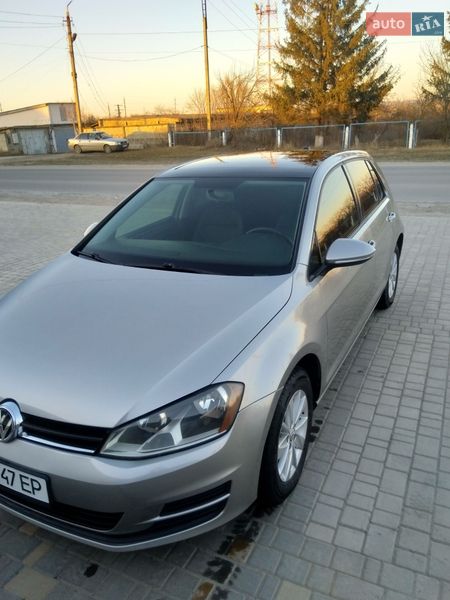 Хэтчбек Volkswagen Golf 2015 в Новоднестровске