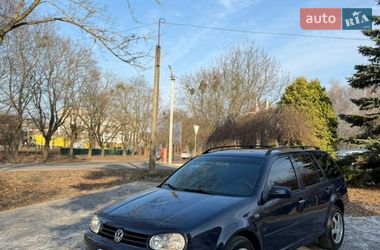 Универсал Volkswagen Golf 2002 в Ровно