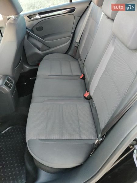 Хэтчбек Volkswagen Golf 2009 в Барышевке