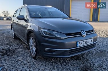 Універсал Volkswagen Golf 2017 в Рівному