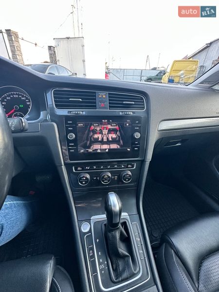 Универсал Volkswagen Golf 2019 в Луцке