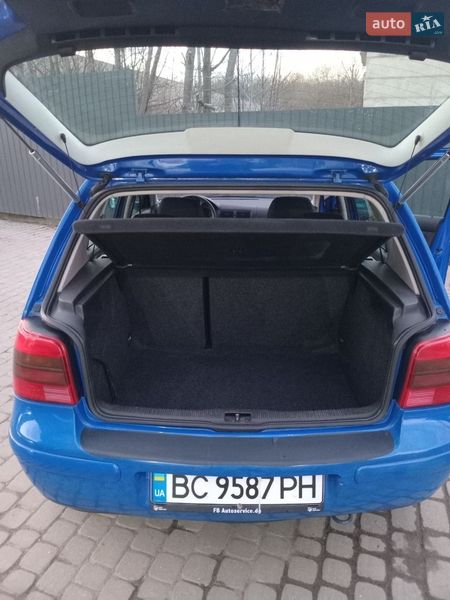Хэтчбек Volkswagen Golf 2001 в Дрогобыче