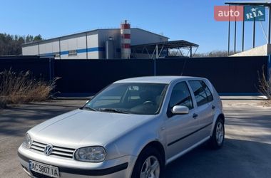 Хэтчбек Volkswagen Golf 2003 в Луцке