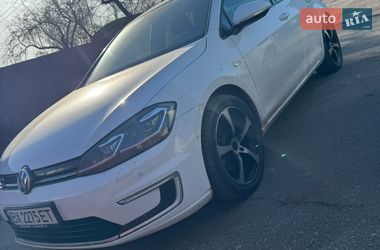 Хетчбек Volkswagen Golf 2017 в Хмельницькому