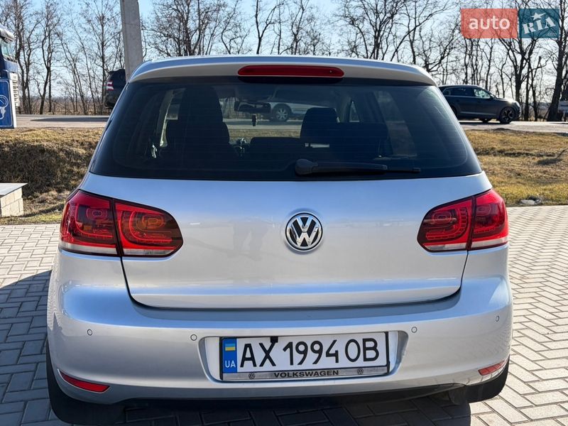 Хэтчбек Volkswagen Golf 2012 в Кропивницком