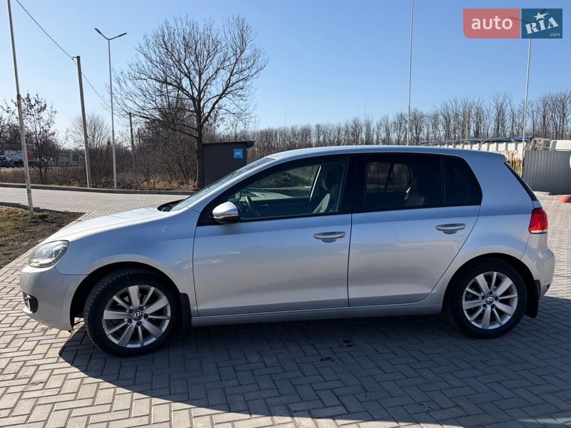 Хэтчбек Volkswagen Golf 2012 в Кропивницком