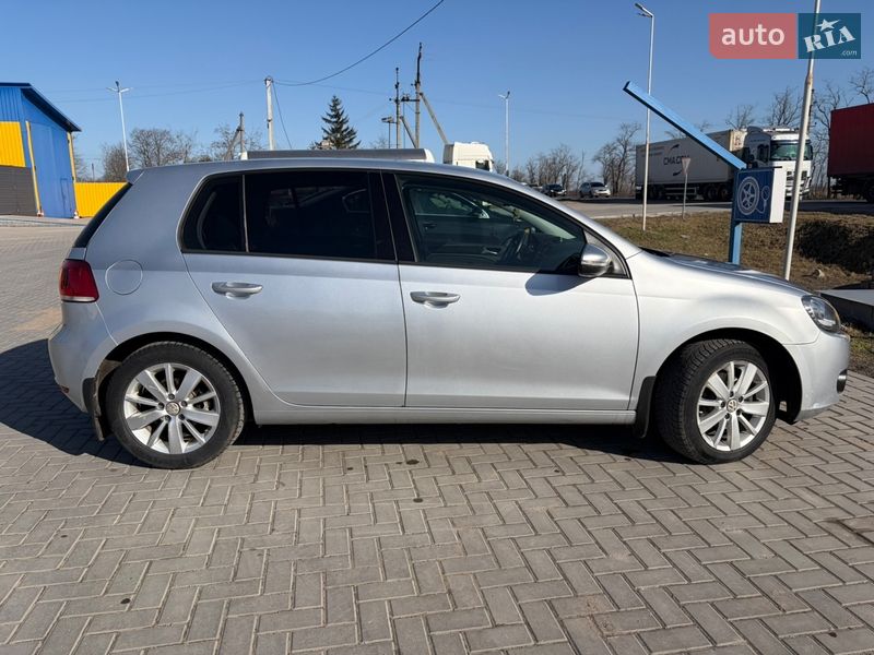 Хэтчбек Volkswagen Golf 2012 в Кропивницком