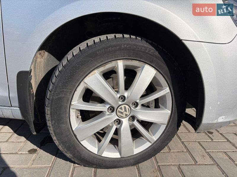 Хэтчбек Volkswagen Golf 2012 в Кропивницком