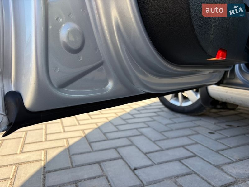 Хэтчбек Volkswagen Golf 2012 в Кропивницком