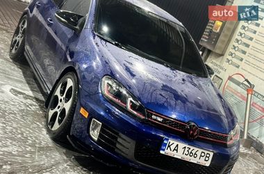 Хэтчбек Volkswagen Golf 2010 в Львове