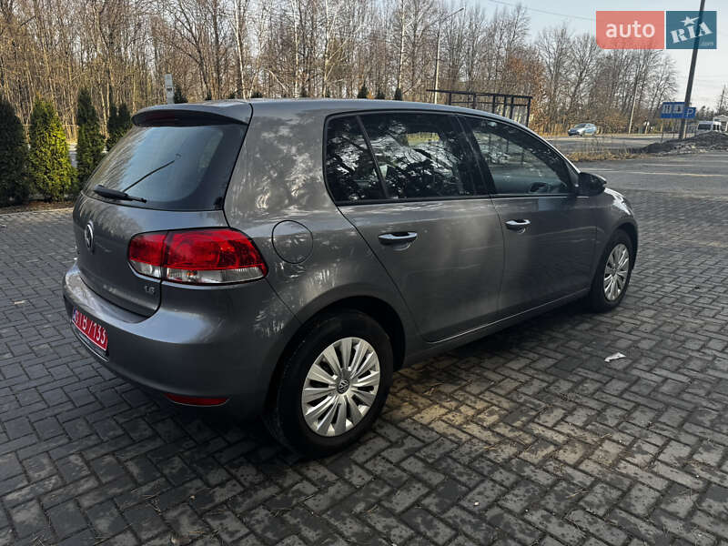 Хэтчбек Volkswagen Golf 2009 в Луцке