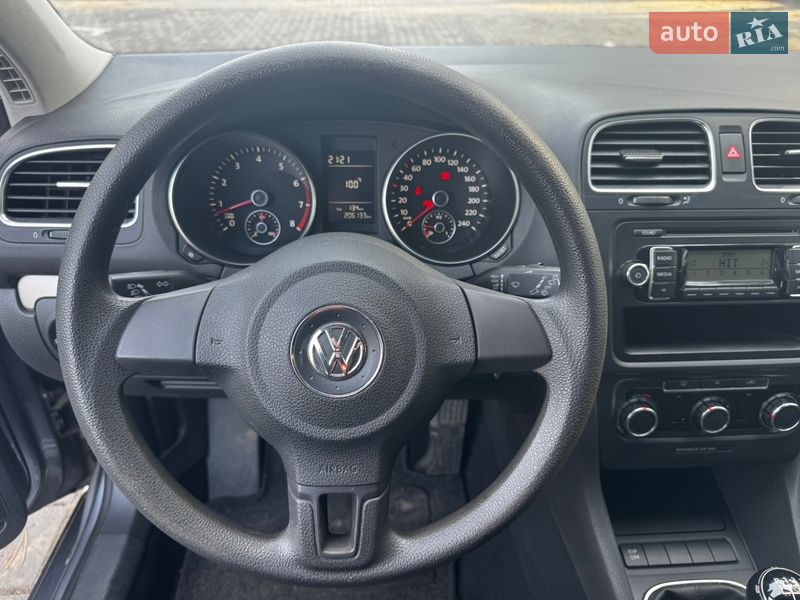 Хэтчбек Volkswagen Golf 2009 в Луцке