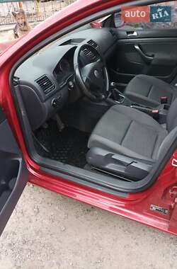 Хэтчбек Volkswagen Golf 2005 в Черкассах