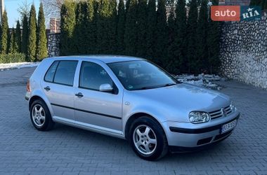Хэтчбек Volkswagen Golf 2002 в Подволочиске