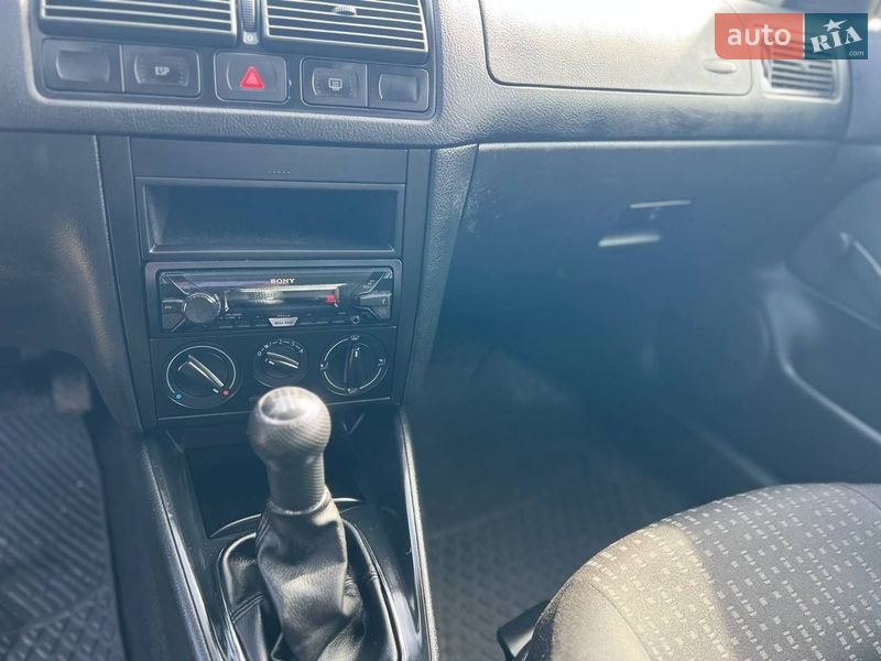 Хэтчбек Volkswagen Golf 2001 в Коломые