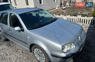 Хэтчбек Volkswagen Golf 2002 в Русской Поляне