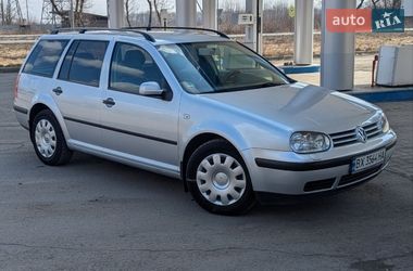 Универсал Volkswagen Golf 2001 в Староконстантинове