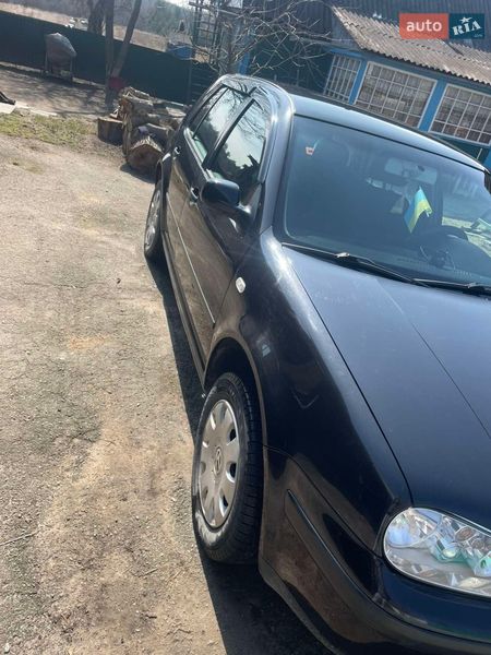 Хэтчбек Volkswagen Golf 2001 в Коростышеве