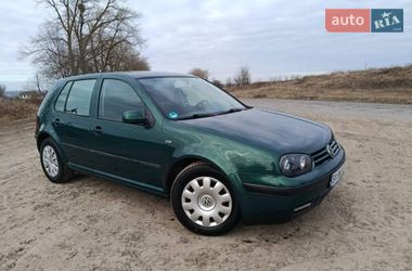 Хетчбек Volkswagen Golf 2000 в Старій Синяві
