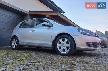 Хэтчбек Volkswagen Golf 2010 в Киверцах