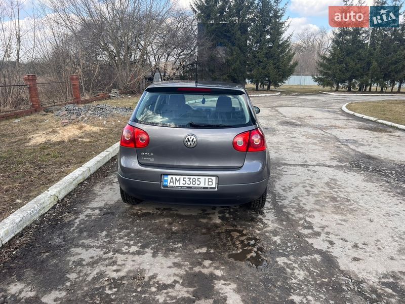 Хэтчбек Volkswagen Golf 2006 в Бердичеве