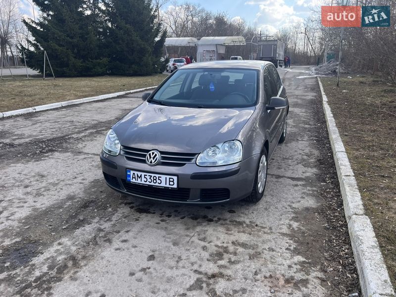 Хэтчбек Volkswagen Golf 2006 в Бердичеве