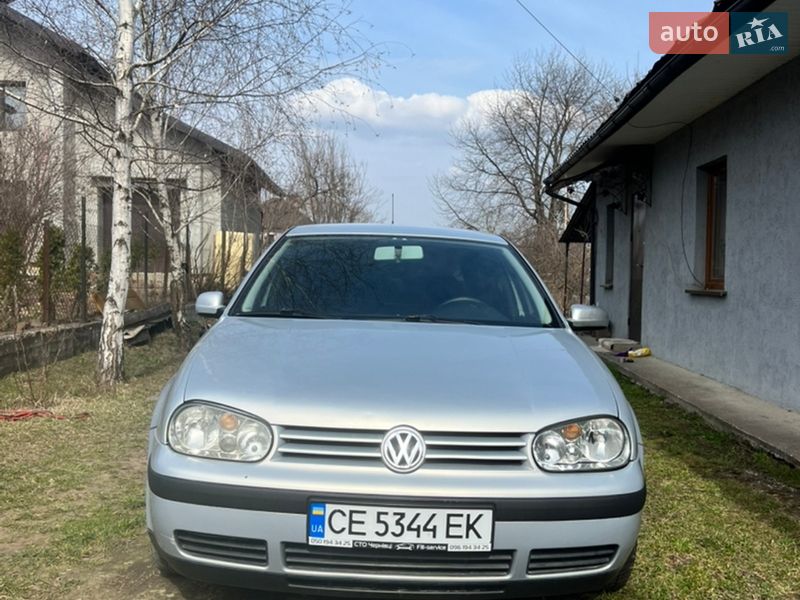 Хэтчбек Volkswagen Golf 2000 в Черновцах