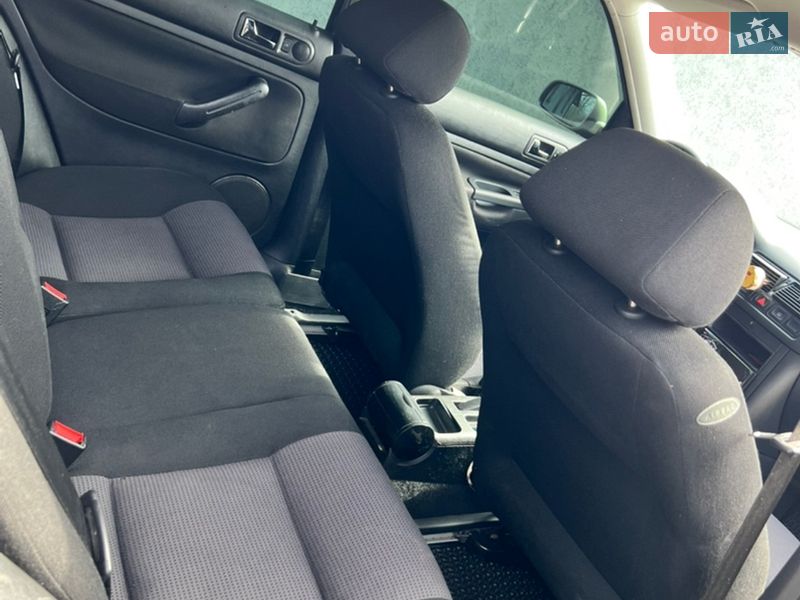 Хэтчбек Volkswagen Golf 2000 в Черновцах