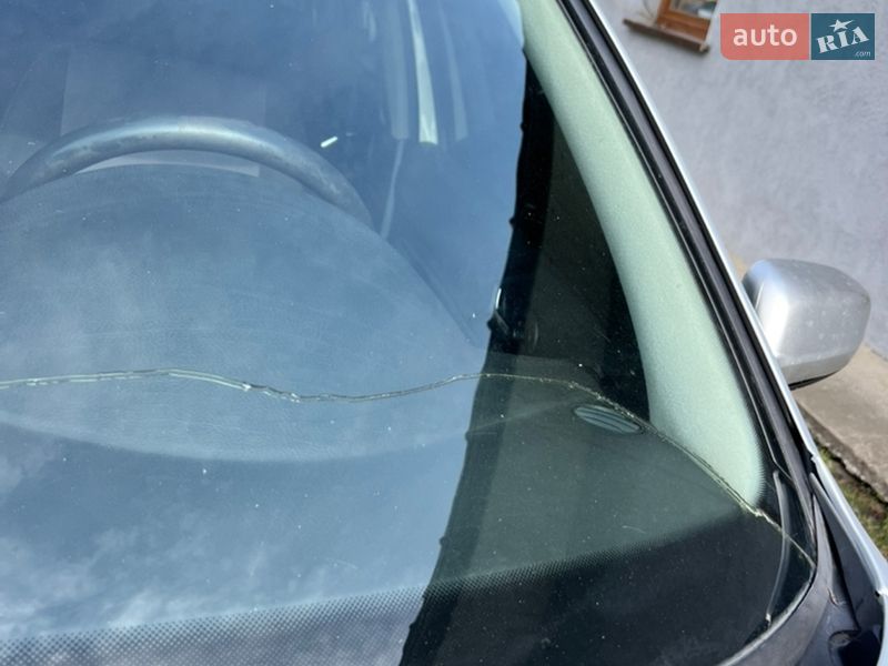 Хэтчбек Volkswagen Golf 2000 в Черновцах