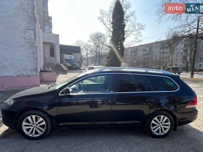 Универсал Volkswagen Golf 2011 в Сумах