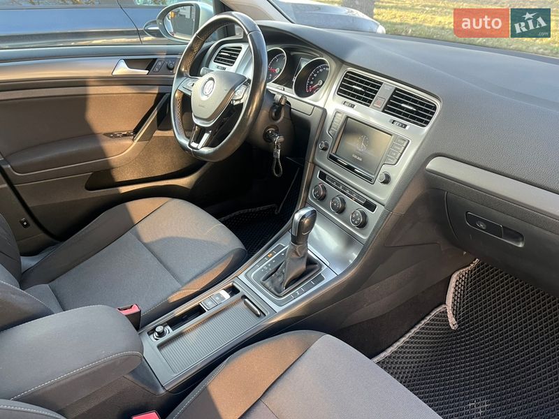 Универсал Volkswagen Golf 2015 в Львове