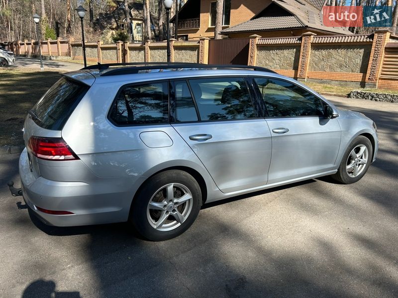 Универсал Volkswagen Golf 2018 в Чернигове