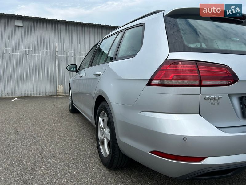 Универсал Volkswagen Golf 2018 в Чернигове