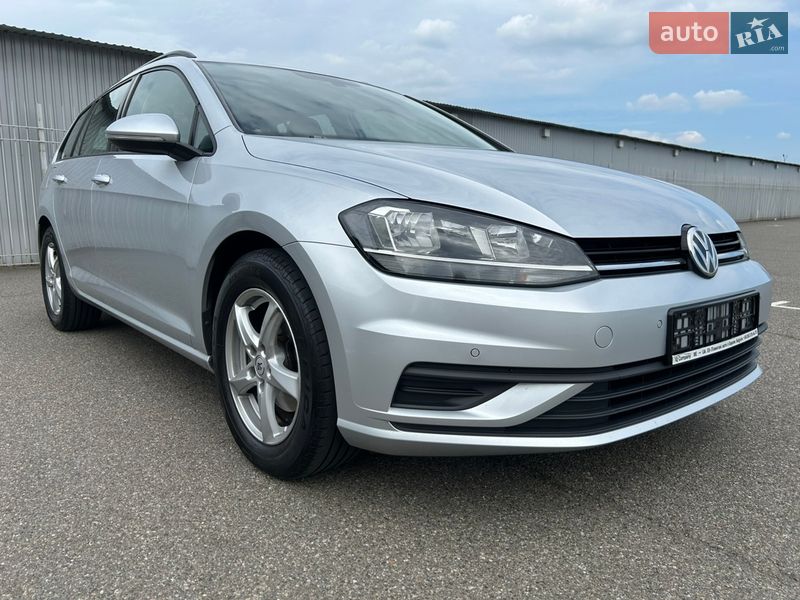 Универсал Volkswagen Golf 2018 в Чернигове