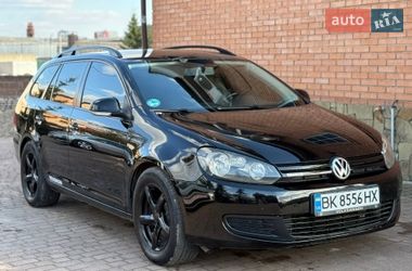 Универсал Volkswagen Golf 2010 в Сарнах