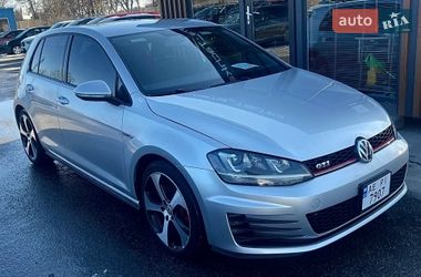 Хетчбек Volkswagen Golf 2016 в Дніпрі