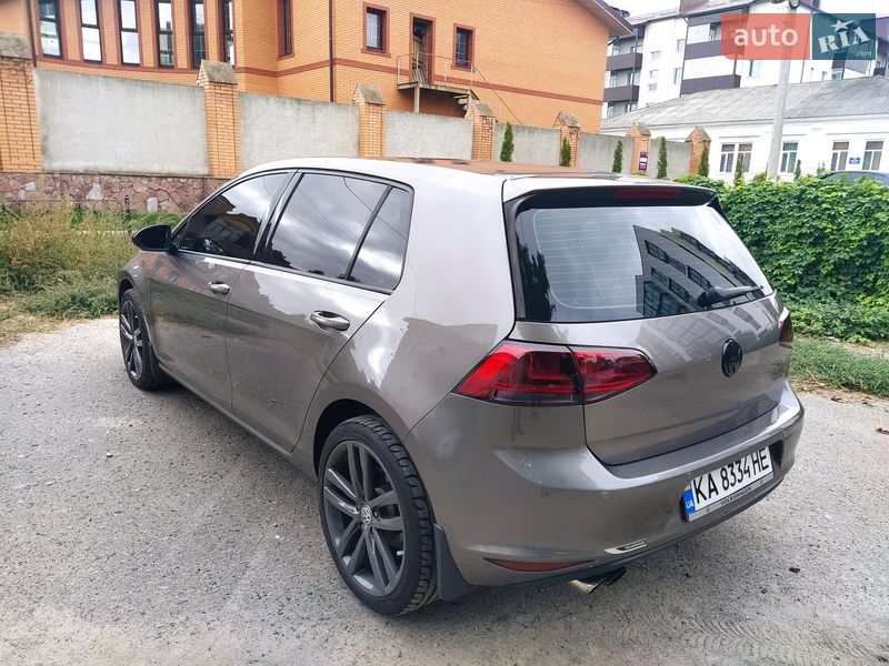 Хэтчбек Volkswagen Golf 2013 в Ромнах