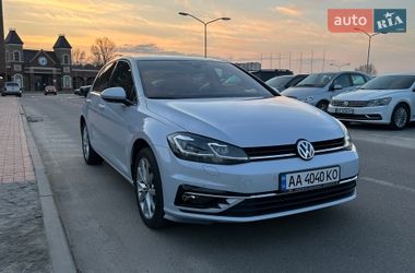 Хетчбек Volkswagen Golf 2017 в Києві