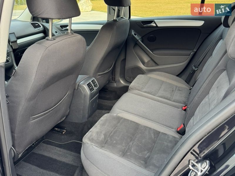 Хетчбек Volkswagen Golf 2010 в Луцьку