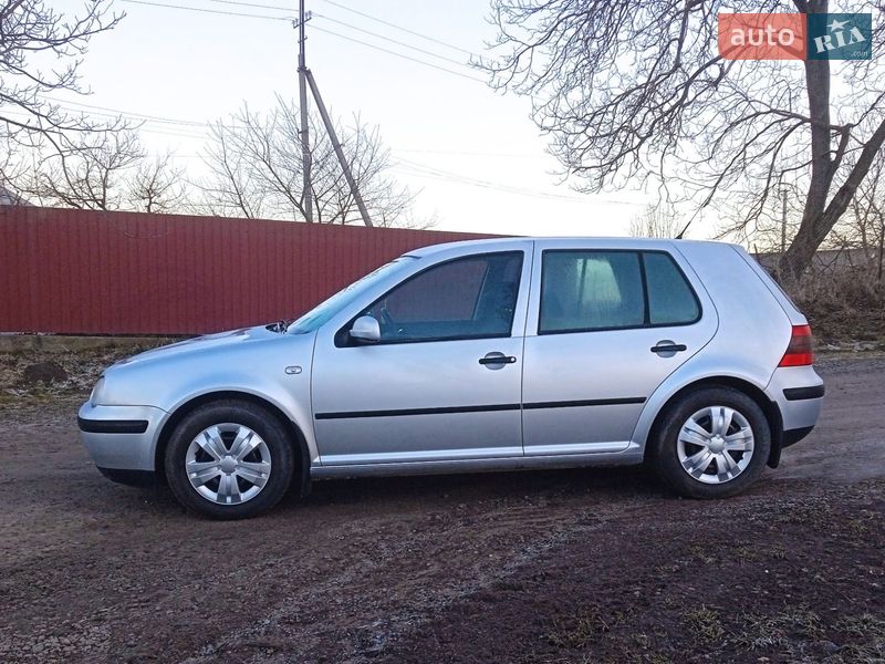Хэтчбек Volkswagen Golf 2001 в Хмельницком