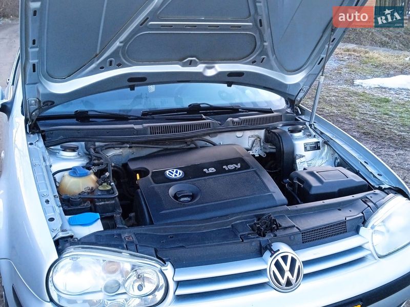 Хэтчбек Volkswagen Golf 2001 в Хмельницком