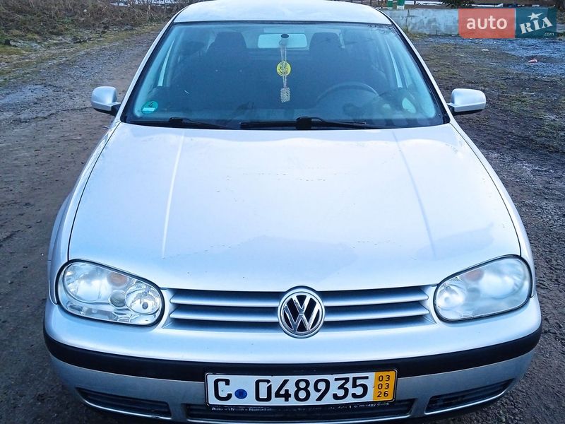 Хэтчбек Volkswagen Golf 2001 в Хмельницком