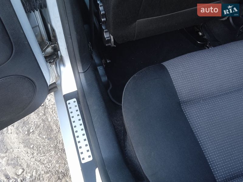 Хэтчбек Volkswagen Golf 2001 в Хмельницком