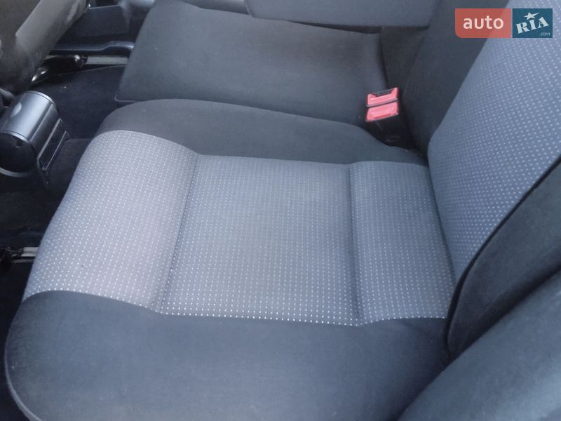 Хэтчбек Volkswagen Golf 2001 в Хмельницком