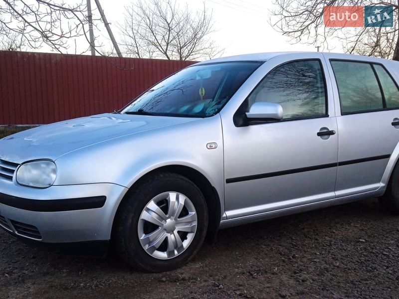 Хэтчбек Volkswagen Golf 2001 в Хмельницком