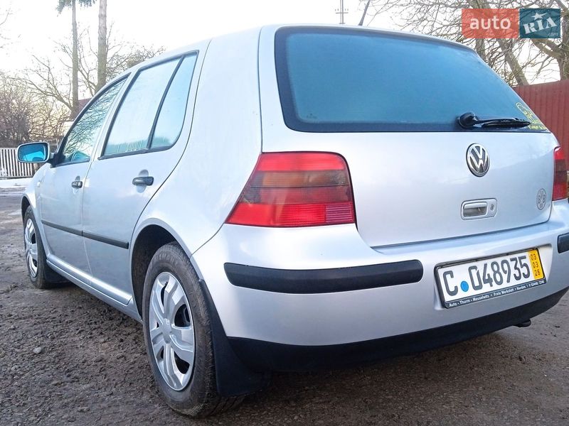 Хэтчбек Volkswagen Golf 2001 в Хмельницком
