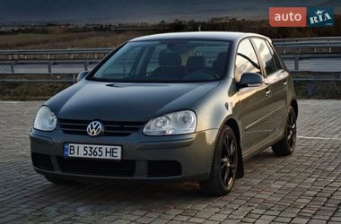 Хэтчбек Volkswagen Golf 2004 в Лубнах