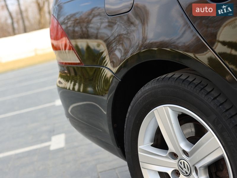 Универсал Volkswagen Golf 2011 в Луцке