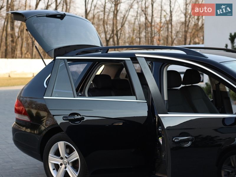 Универсал Volkswagen Golf 2011 в Луцке