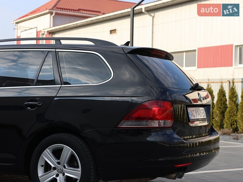 Универсал Volkswagen Golf 2011 в Луцке
